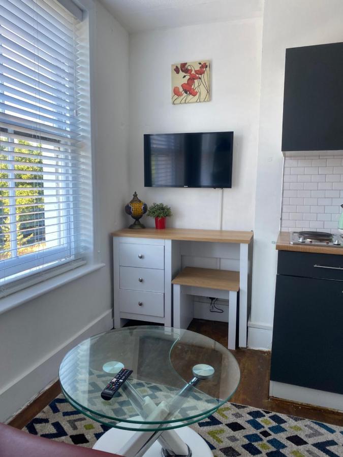 Accommodation Hub Studio 2 Лондон Екстериор снимка