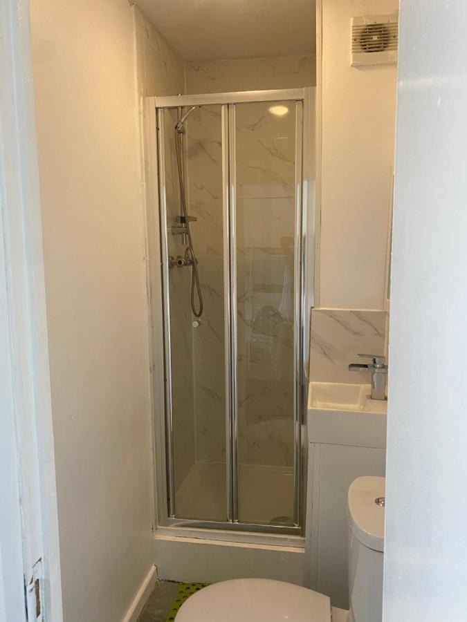 Accommodation Hub Studio 2 Лондон Екстериор снимка